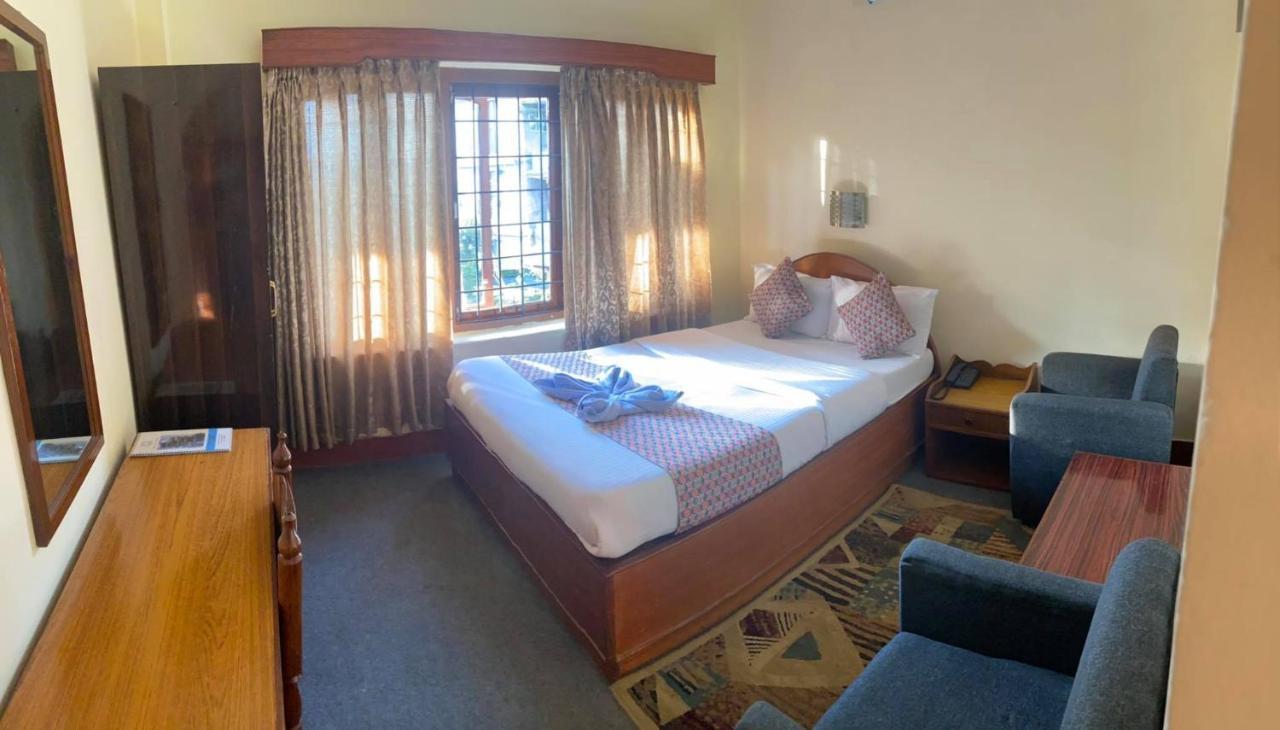 Hotel Blue Magnet Покхара Екстер'єр фото