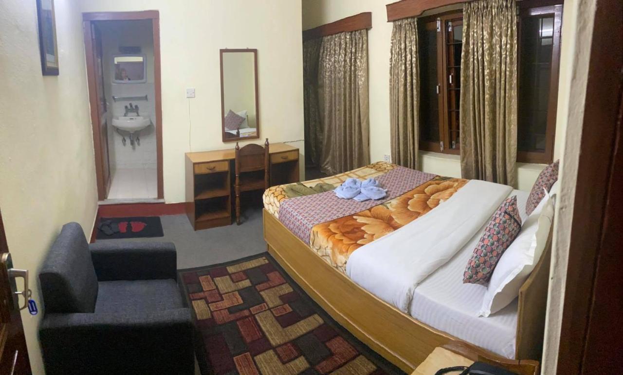 Hotel Blue Magnet Покхара Екстер'єр фото