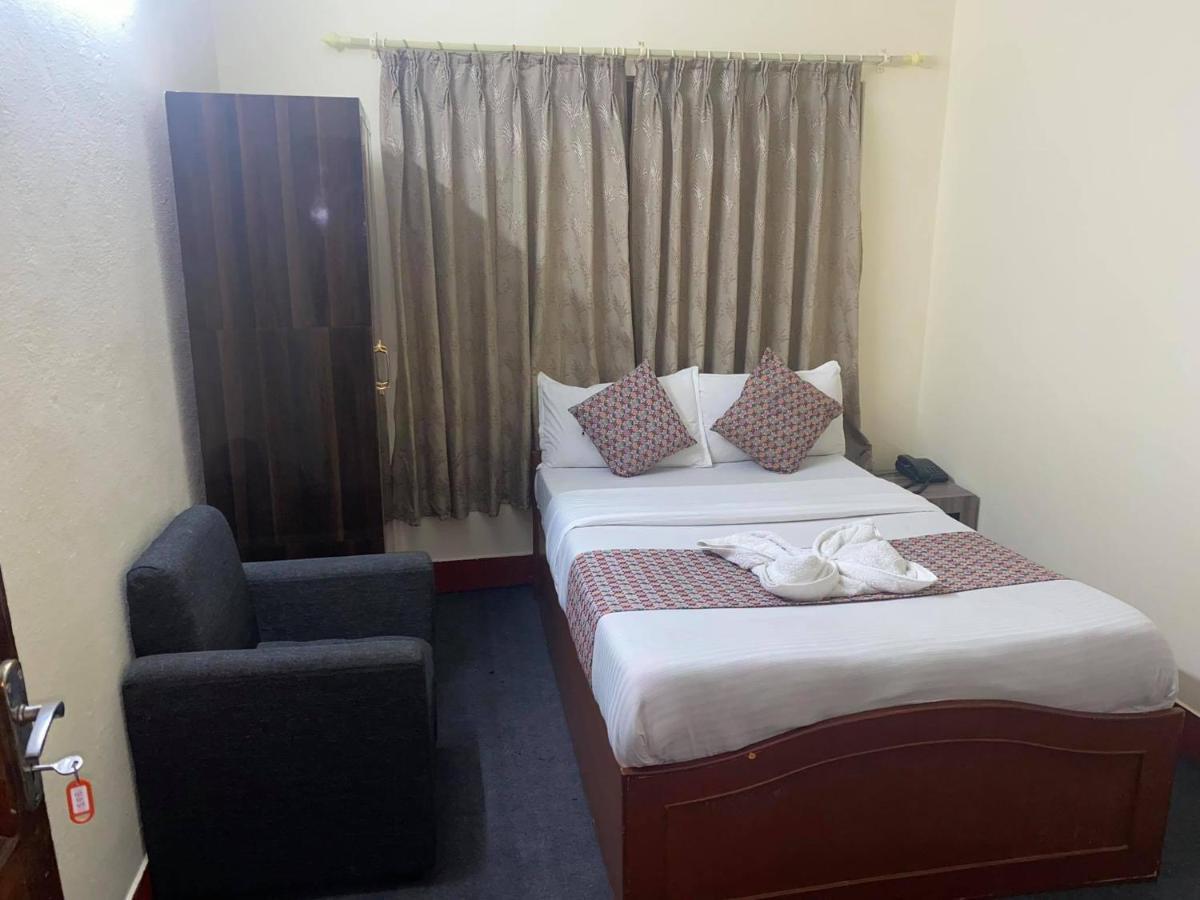Hotel Blue Magnet Покхара Екстер'єр фото