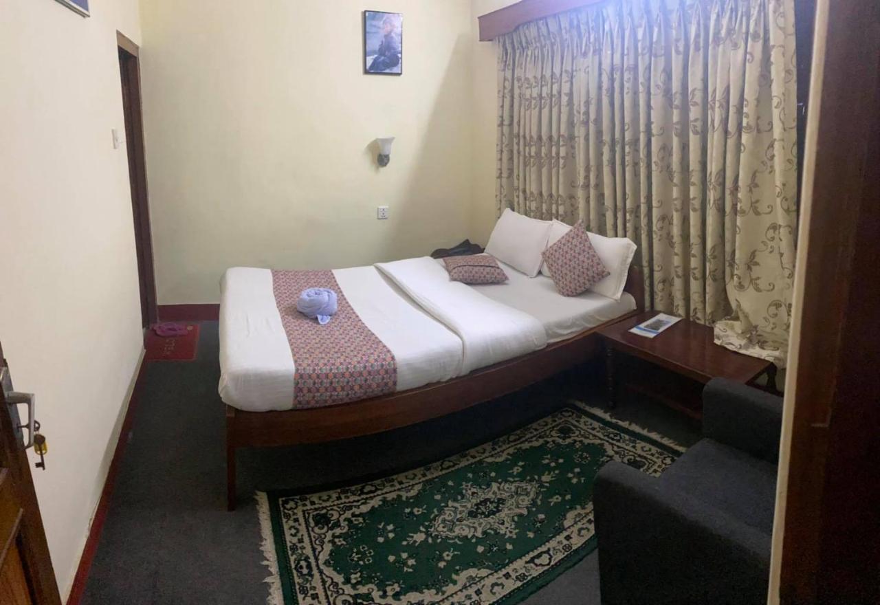 Hotel Blue Magnet Покхара Екстер'єр фото